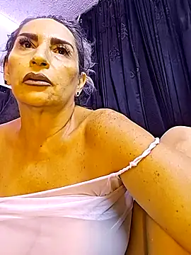 lossexycacha (G mature) - Tease my pussy 🍓🍓🍓🥵🥵☘️🍾💚