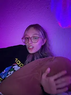 reenkitty - ReenKitty's free webcam - UK Sex Cams