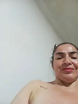 Webcam Model (MaryRoze_)  is live.Free join now!