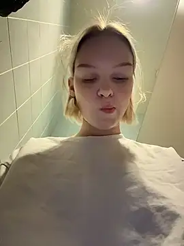 ashleymur (F teen) - naked show