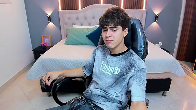 tommy18__ - Tommy18__'s free webcam - UK Sex Cams