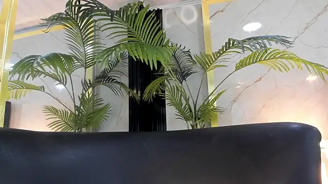 victoriakyros (F young) - Oils in my tits