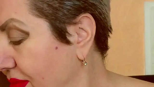 ladyposh - LadyPosh's free webcam - UK Sex Cams