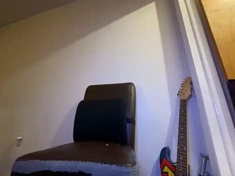 Webcam Model (LeBimbo)  is live.Free join now!