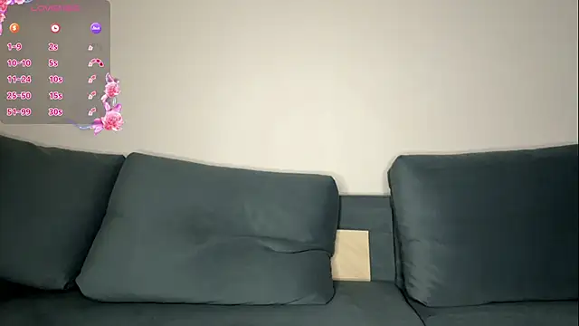 odelinaficken (F young) - tease shorty tongue close up