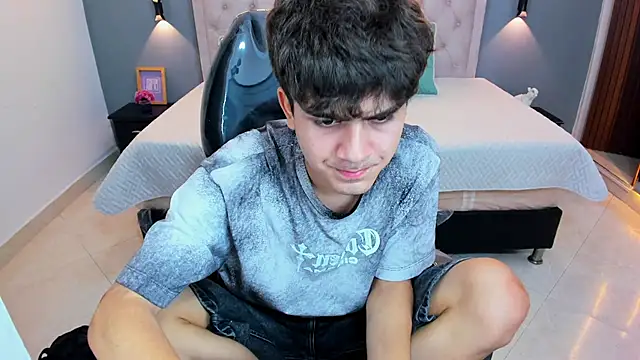 Tommy18__ live sex cam