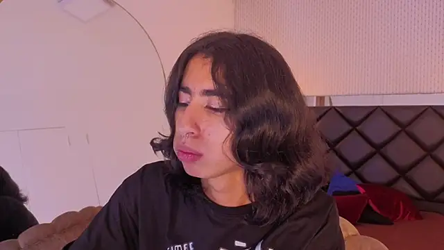 ryo_light (M twink) - Cum In Public