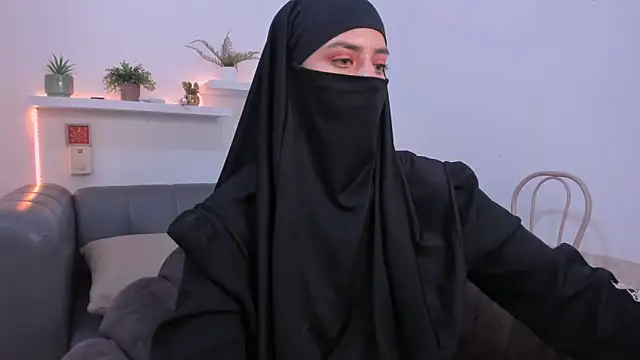salma_arabicc (F young) - show asshole