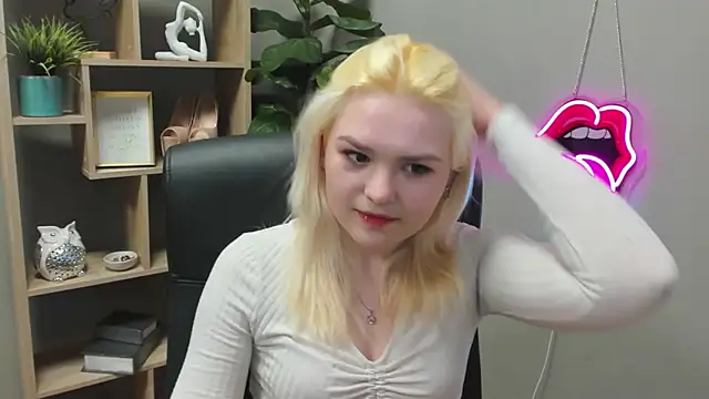 sweetlilyxo - SweetLilyxo's free webcam - UK Sex Cams