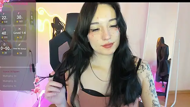 aliceeinwonderlanddd - AliceeinWonderlanddd's free webcam - UK Sex Cams