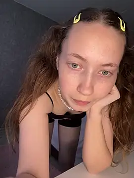 holy_poly - Holy_Poly's free webcam - UK Sex Cams