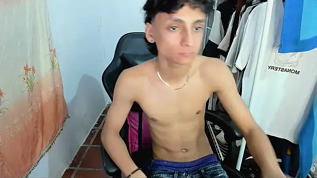 leal_777 (M twink) - show cum