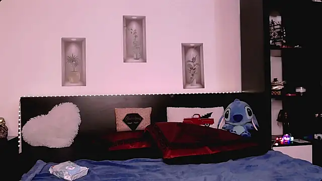 m1kaylaraven (F young) - My pussy wants to play (domi+dildo)