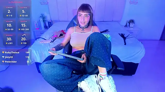 gyal_8_ (F young) - show oufit send kiss of jeans