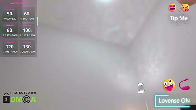 美女AwareStaining在线直播