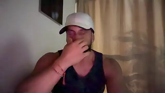 romeolovedark - Romeolovedark's free webcam - UK Sex Cams