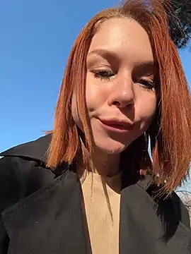 rosiesecret (F young) - Quick SQUIRT while people wait in line🤣