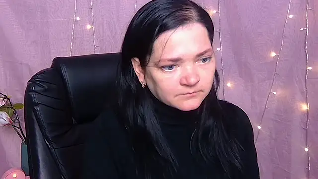 laurafinn (F milf) - first tips