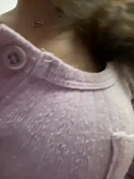 molly-xiao (F milf) - 户外粉穴特写不定场合