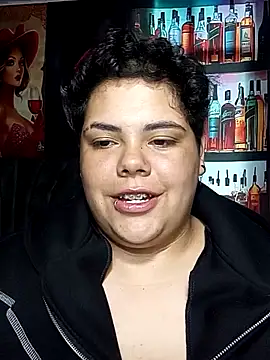 Webcam Model (Hailey_Curvy)  is live.Free join now!