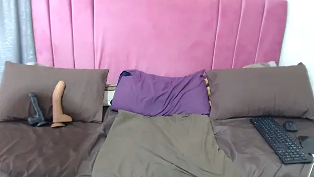 bustybmw - BustyBmw's free webcam - UK Sex Cams