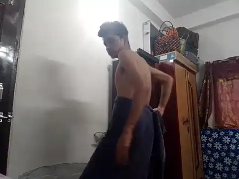 amanwildstalion - AmanWildstalion's free webcam - UK Sex Cams