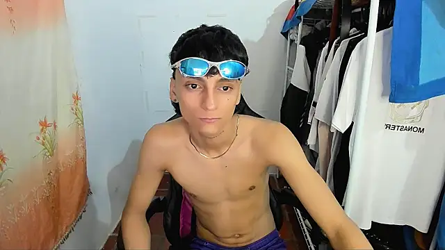 leal_777 - Leal_777's free webcam - UK Sex Cams