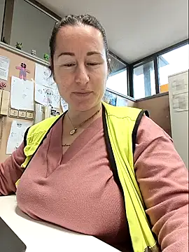 bichota85 (F milf) - Flash ass+ 3 videos