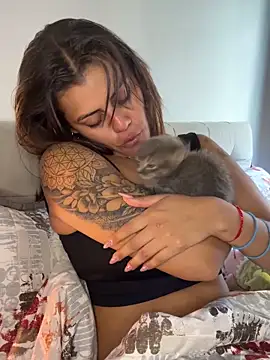 Webcam Model (RachelWeisz_)  is live.Free join now!