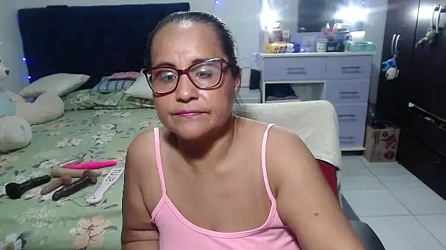 pervert_mommy_ - Pervert_mommy_'s free webcam - UK Sex Cams