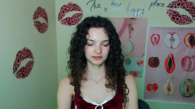 _susiesu_ (F teen) - topless