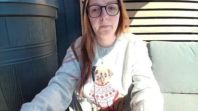 short_sweetpea (F young) - Feeling poorly come cheer me up