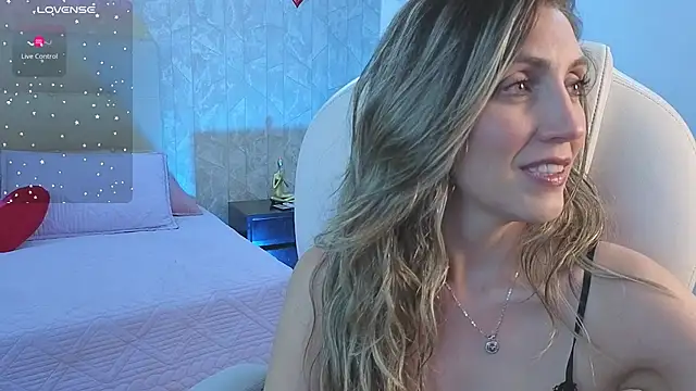 anny_sweet72 (F young) - Spanks hard in ass