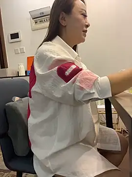 luckygirl-11 (F milf) - 和大家进行阴推调情