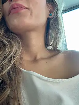 Webcam Model (cuteluci_)  is live.Free join now!