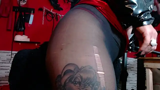 miss_mirandaa - Miss_Mirandaa's free webcam - UK Sex Cams