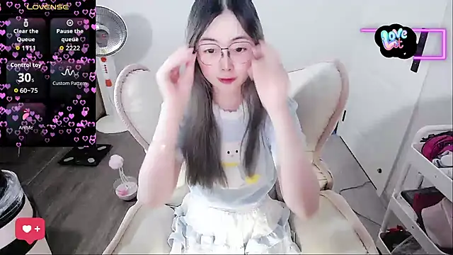 baby-yaya20 - Baby-yaya20's free webcam - UK Sex Cams