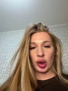 Tatti-Go live cam profile