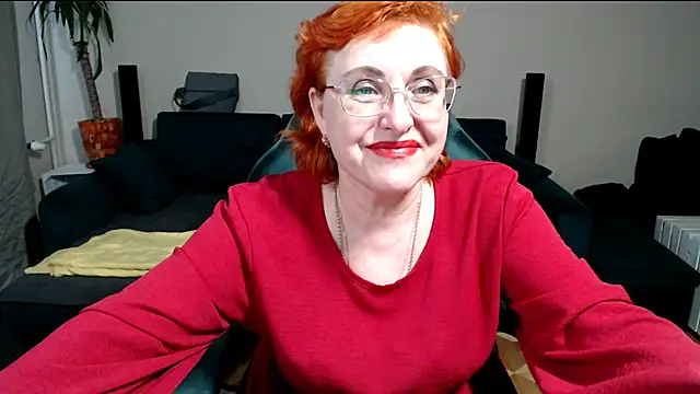 joannaandneighbour (F mature) - My juicy pussy open