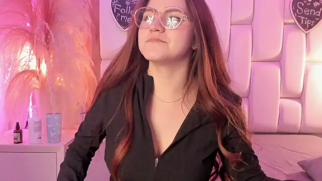 Daphne_And_Roger live sex cam