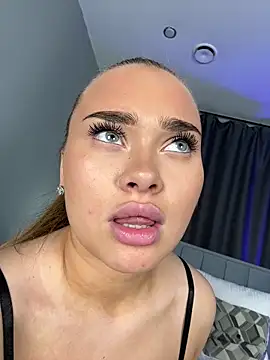 MonicaWestt live sex cam