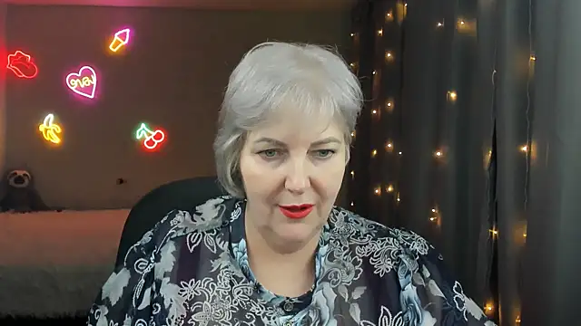 mary-leee (F mature) - Your cream on my feet.....