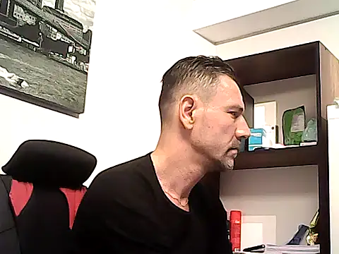 mastercharisma35 (Ask my age) - like tip + 150 tokens 4 minute private