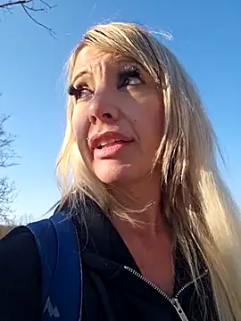 Sexy_Sparkling_'s room