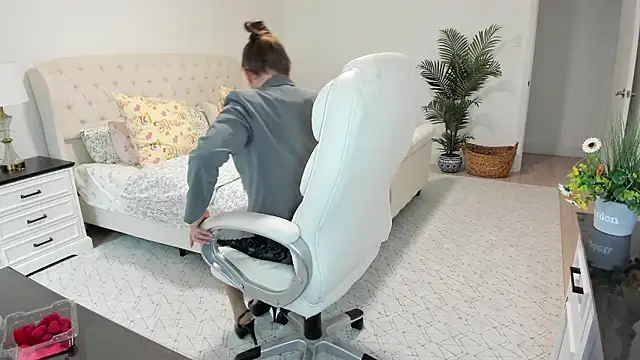 vika73 - Vika73's free webcam - UK Sex Cams