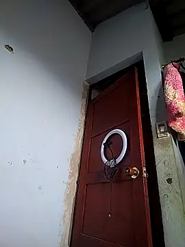 Webcam Model (catalella16)  is live.Free join now!