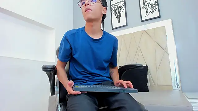 adams_bobby (M twink) - cum show 🍆💦