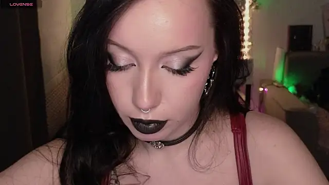 moranamissgod - MoranaMissGod's free webcam - UK Sex Cams