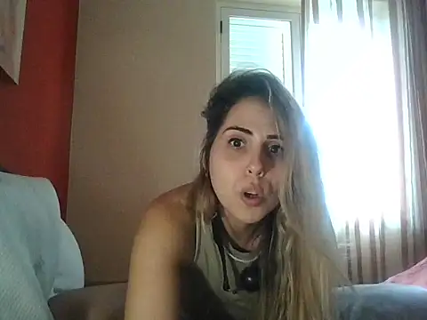 Emilyvuxa live sex cam