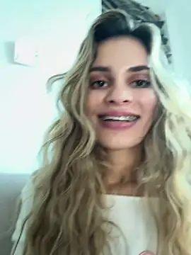 Webcam Model (cuteluci_)  is live.Free join now!